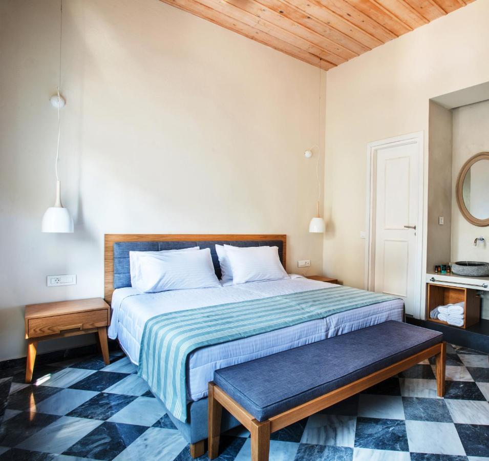 Hotel Off La Canée Extérieur photo